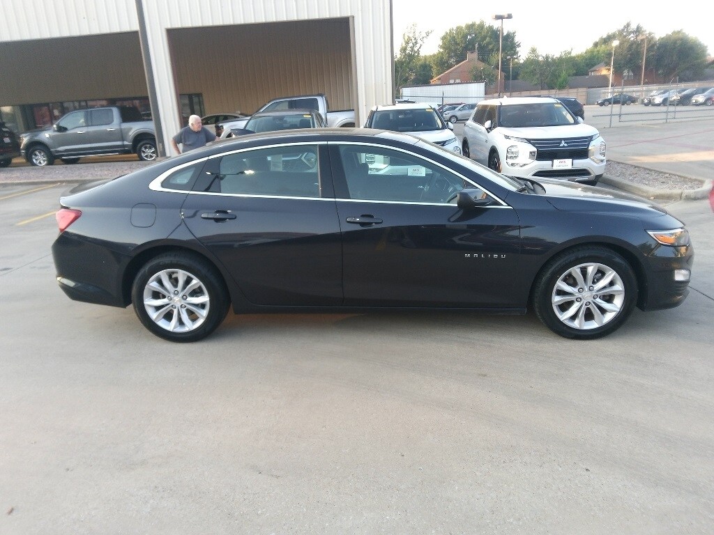 2023 Chevrolet Malibu 1LT photo 4