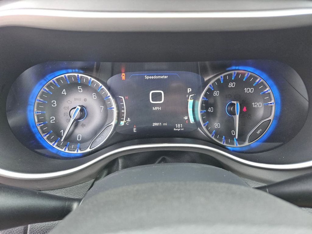 Thumbnail: 2025 Chrysler Pacifica - 18