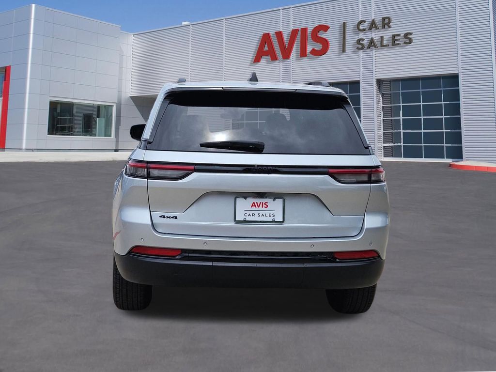 Thumbnail: 2025 Jeep Grand Cherokee - 5