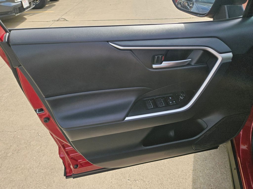 Thumbnail: 2025 Toyota RAV4 - 14