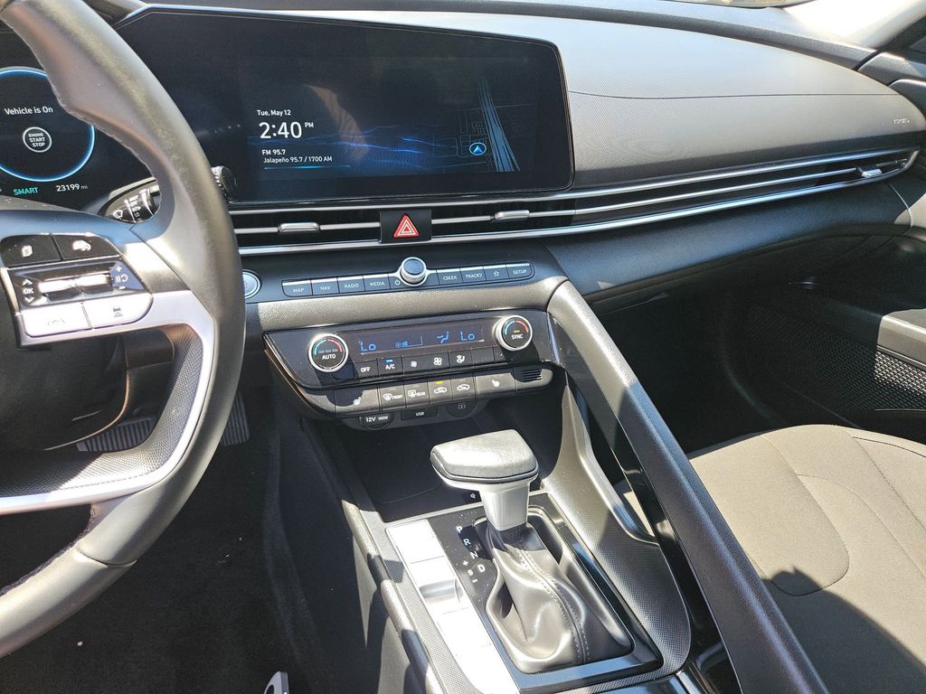 Thumbnail: 2025 Hyundai Elantra - 20