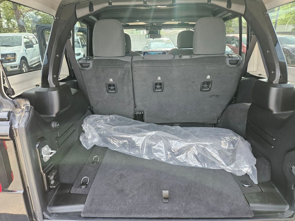 Thumbnail: 2025 Jeep Wrangler - 24