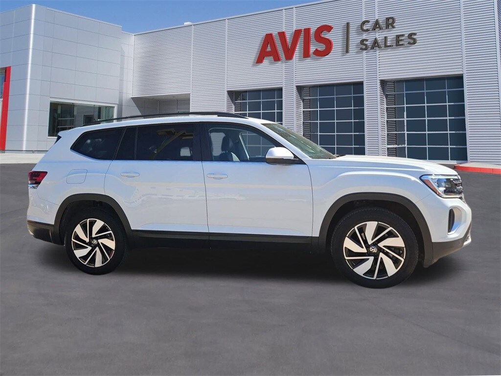 2025 Volkswagen Atlas SE Technology photo 2