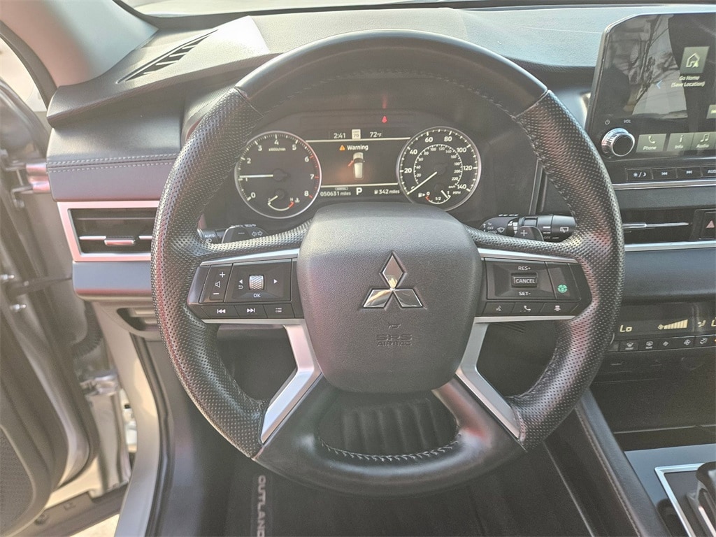 Thumbnail: 2024 Mitsubishi Outlander - 18