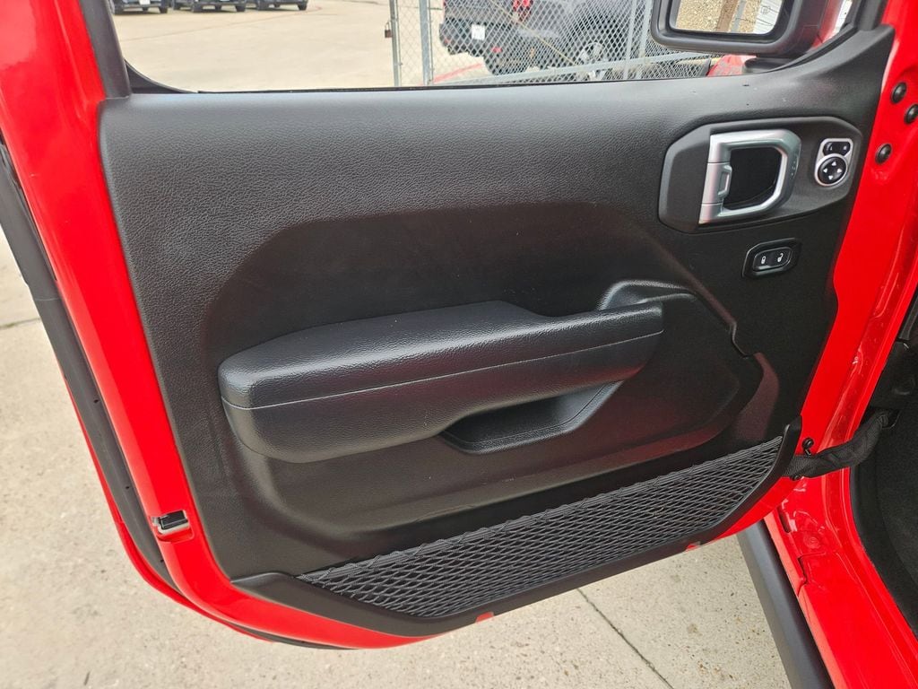 Thumbnail: 2025 Jeep Wrangler - 14