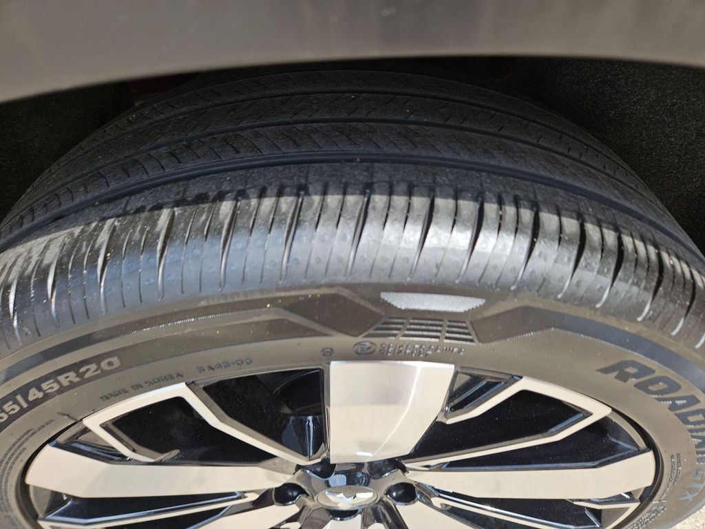 Thumbnail: 2025 Mitsubishi Outlander - 25