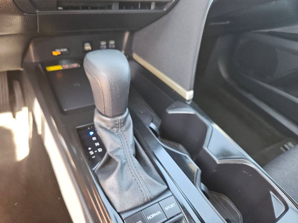 Thumbnail: 2025 Toyota Camry - 28