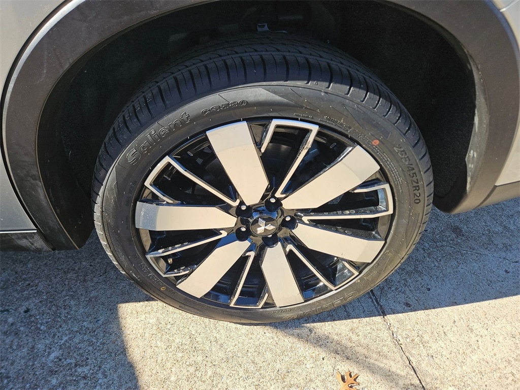 Thumbnail: 2025 Mitsubishi Outlander - 28