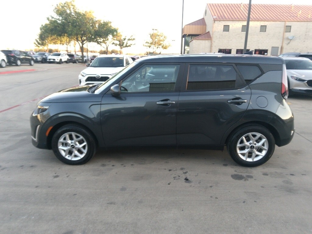 2024 Kia Soul LX photo 4