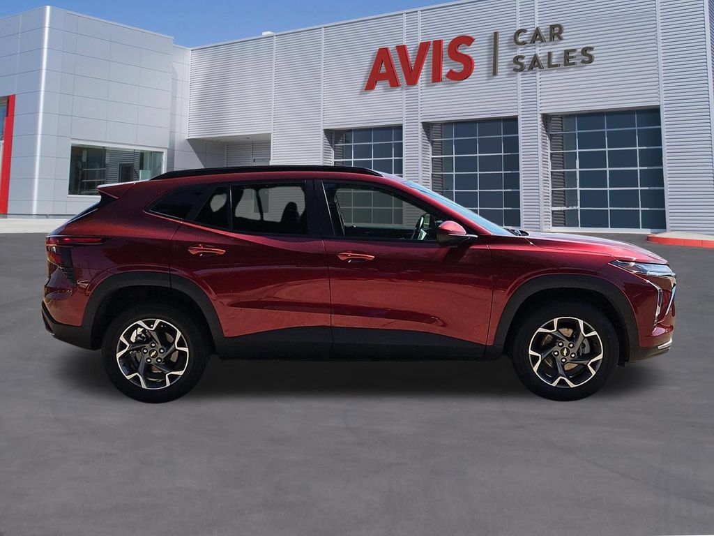 Thumbnail: 2025 Chevrolet Trax - 5