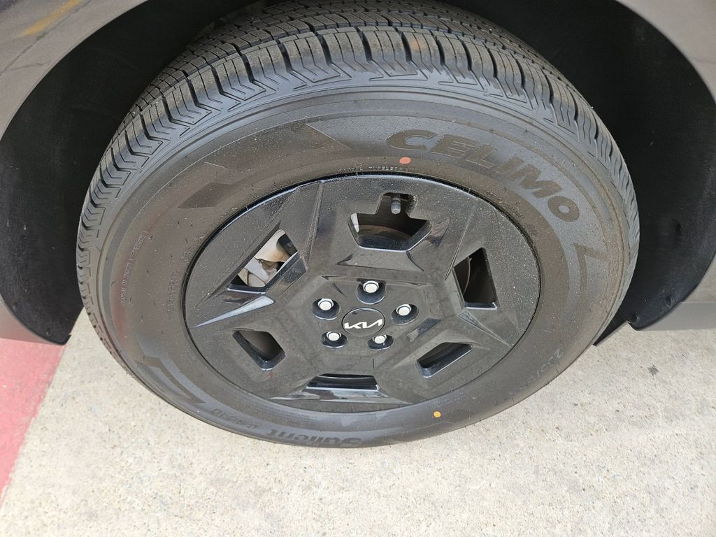 Thumbnail: 2025 Kia Carnival - 25