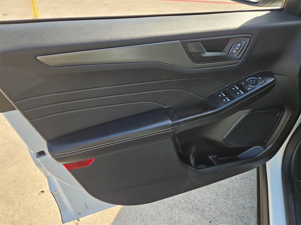 Thumbnail: 2025 Ford Escape - 14