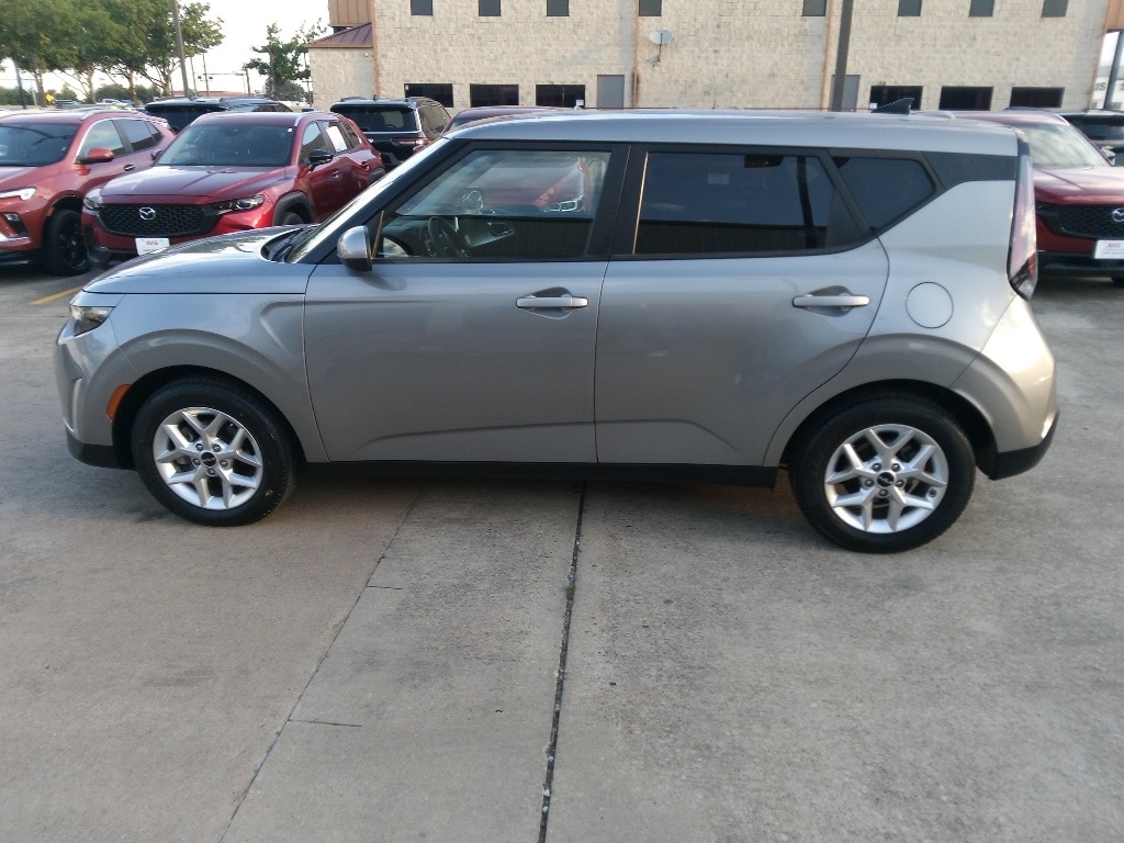 Thumbnail: 2023 Kia Soul - 8