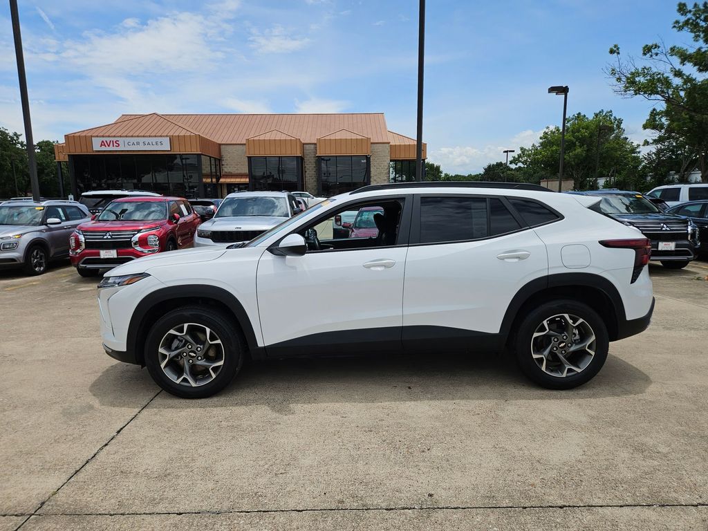 Thumbnail: 2025 Chevrolet Trax - 2