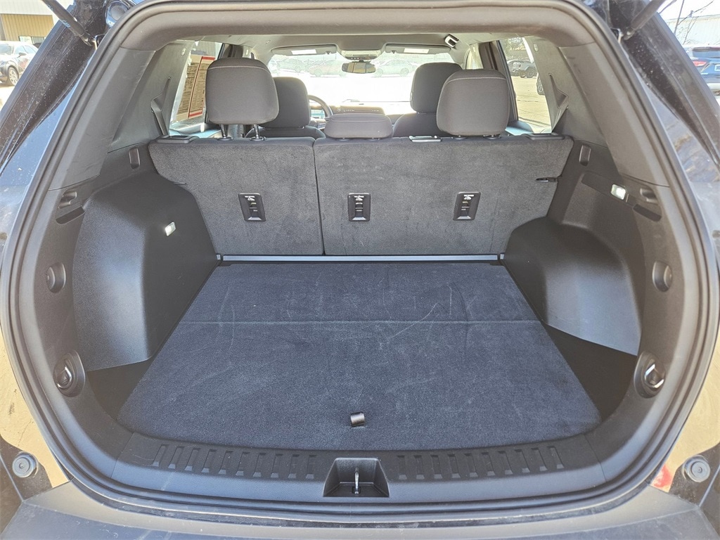 Thumbnail: 2025 Chevrolet Equinox - 25