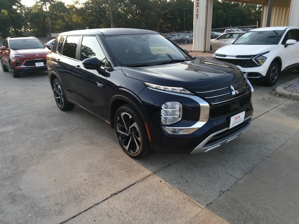 2023 Mitsubishi Outlander PHEV photo 2