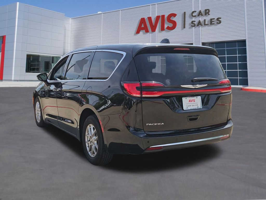 Thumbnail: 2025 Chrysler Pacifica - 3