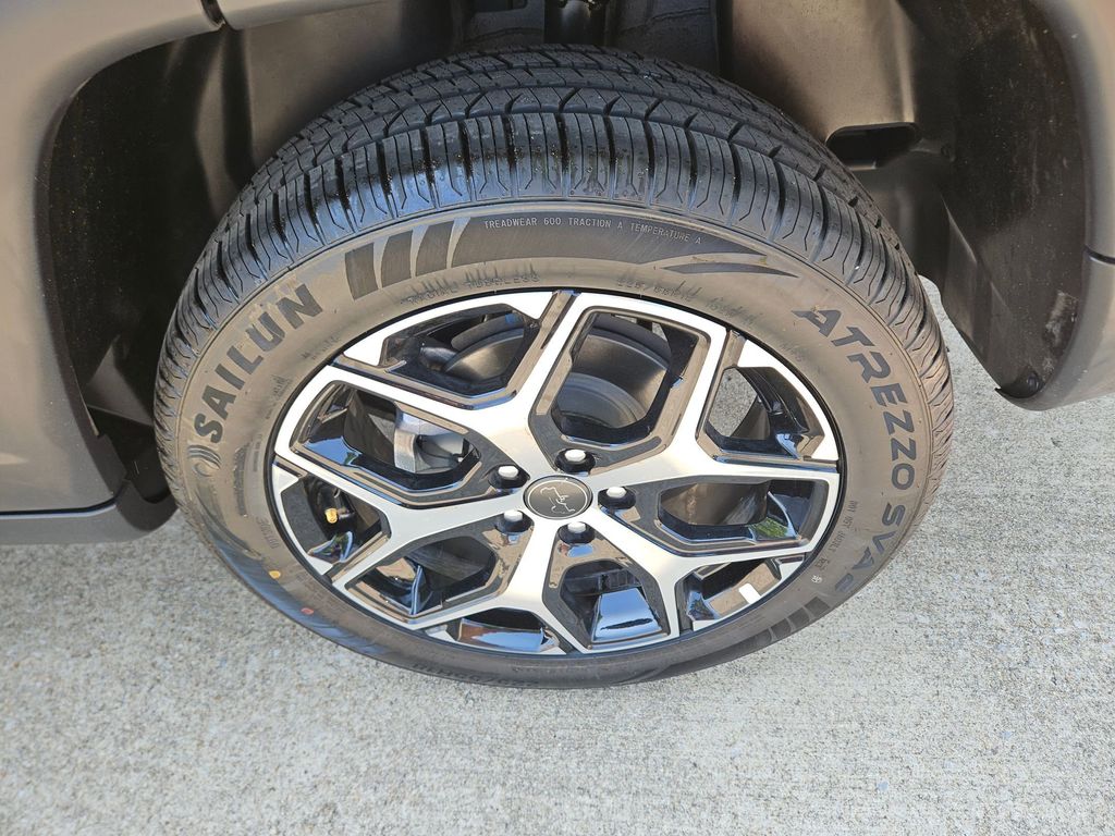 Thumbnail: 2025 Jeep Compass - 25