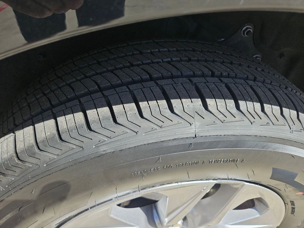 Thumbnail: 2025 Toyota Sienna - 26