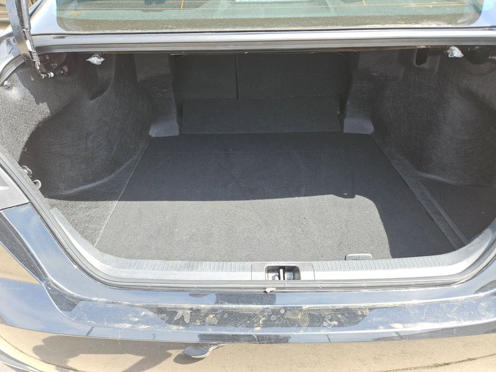 Thumbnail: 2025 Toyota Camry - 24