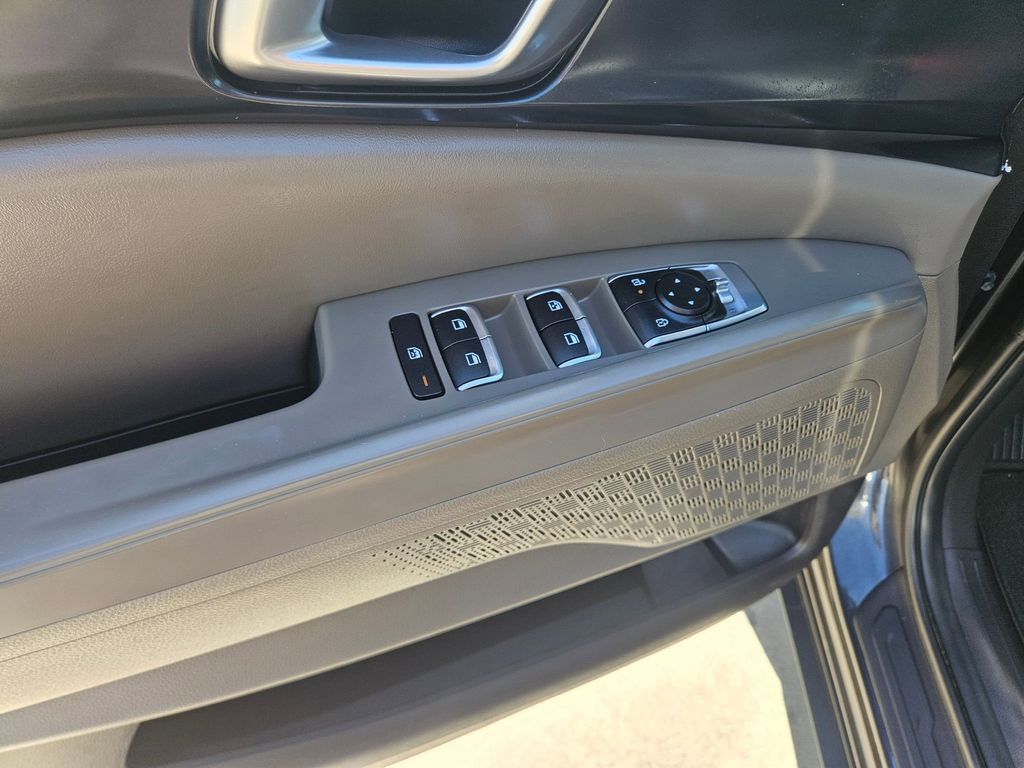 Thumbnail: 2025 Kia Carnival - 15