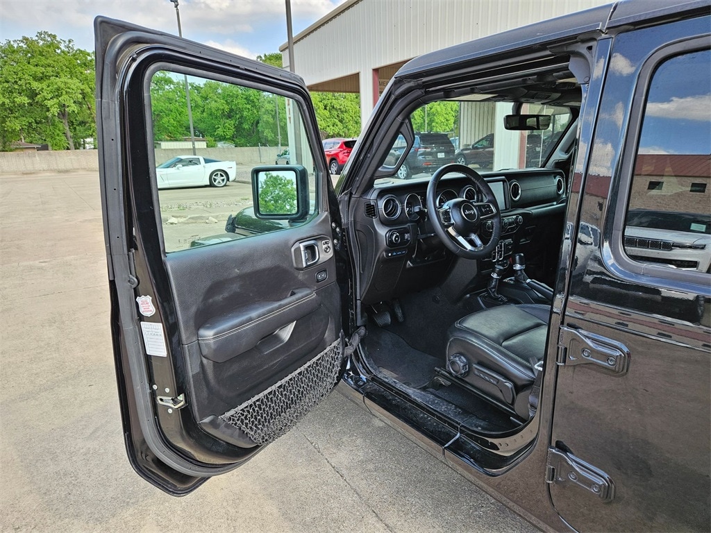 2023 Jeep Wrangler Sahara 11