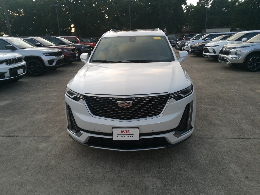 2024 Cadillac XT6 Premium Luxury 2