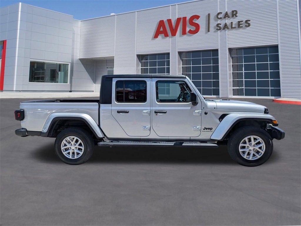 Thumbnail: 2023 Jeep Gladiator - 5