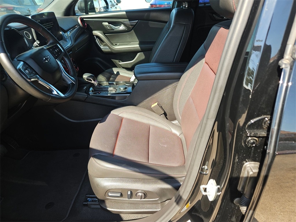 Thumbnail: 2025 Chevrolet Blazer - 14