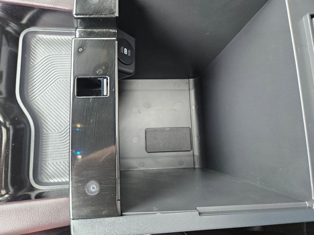 Thumbnail: 2025 Ford Explorer - 29