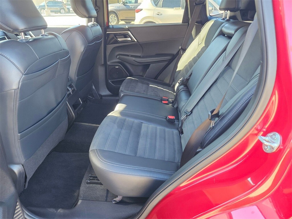 Thumbnail: 2025 Mitsubishi Outlander - 26