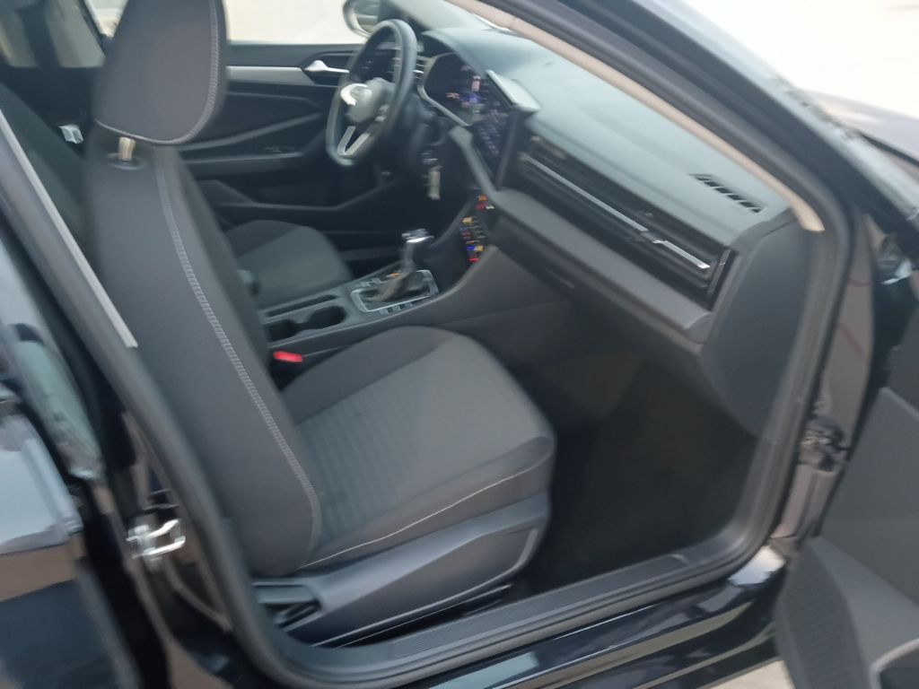 Thumbnail: 2025 Volkswagen Jetta - 8