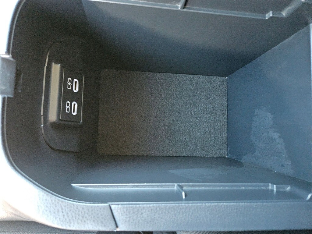 Thumbnail: 2025 Toyota RAV4 - 29