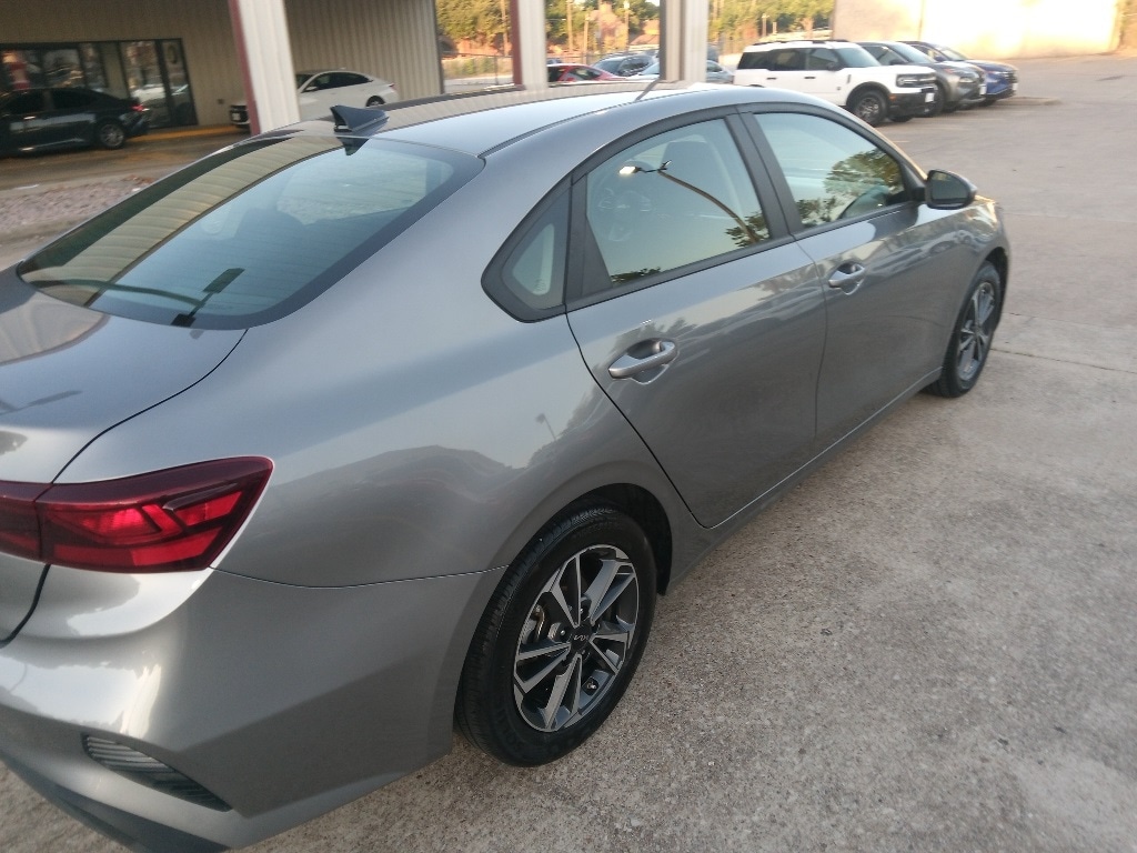 Thumbnail: 2024 Kia Forte - 6