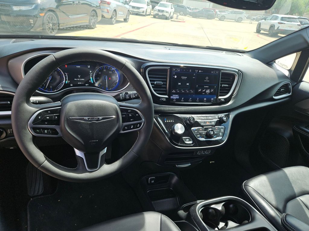 Thumbnail: 2025 Chrysler Pacifica - 16