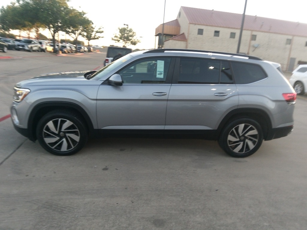 Thumbnail: 2024 Volkswagen Atlas - 3