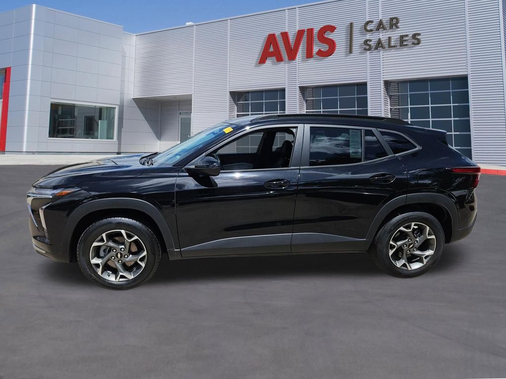 Thumbnail: 2025 Chevrolet Trax - 2