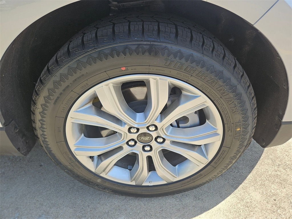 Thumbnail: 2024 Ford Edge - 32