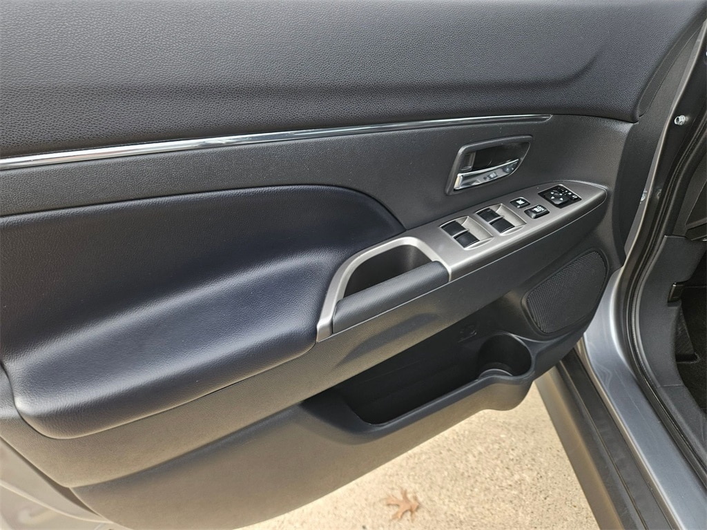 Thumbnail: 2025 Mitsubishi Outlander Sport - 13