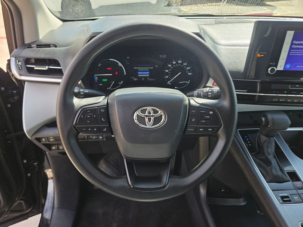 Thumbnail: 2025 Toyota Sienna - 18