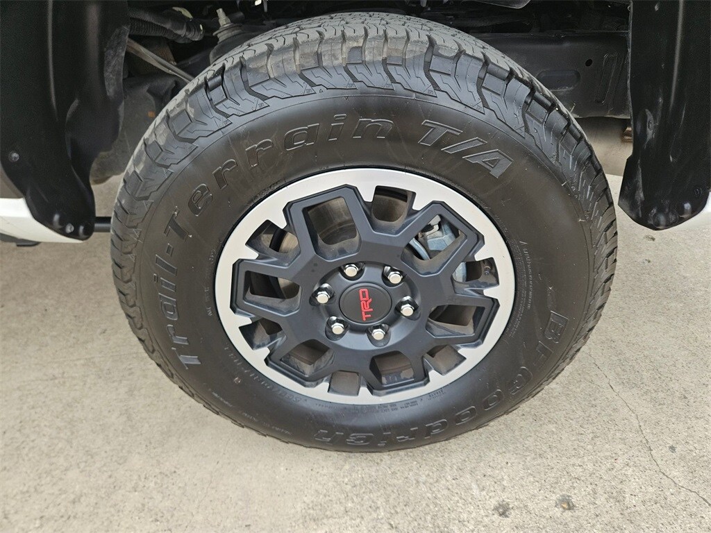 Thumbnail: 2025 Toyota Tacoma - 25