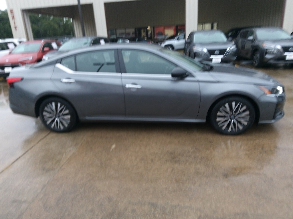 Thumbnail: 2024 Nissan Altima - 4