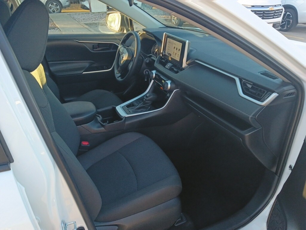 Thumbnail: 2025 Toyota RAV4 - 8