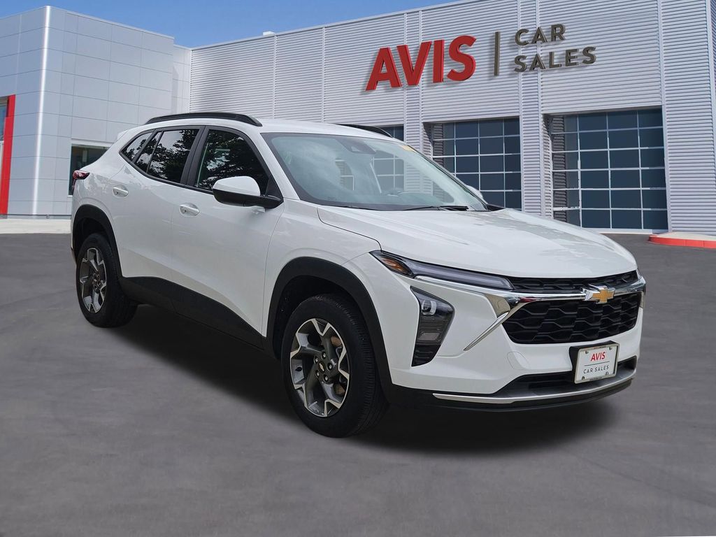 Thumbnail: 2025 Chevrolet Trax - 9