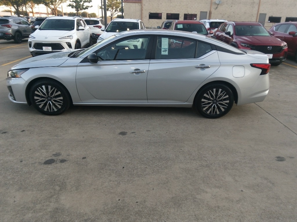 Thumbnail: 2024 Nissan Altima - 8