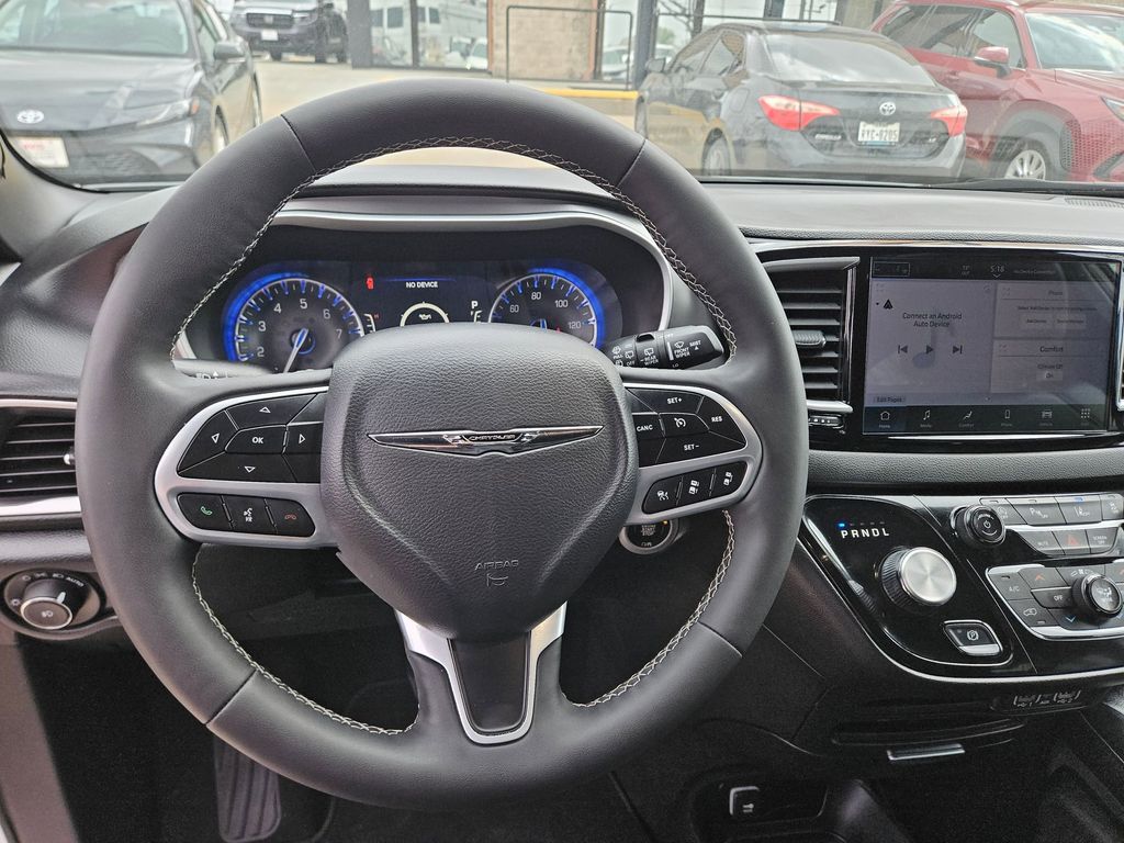 Thumbnail: 2025 Chrysler Pacifica - 17