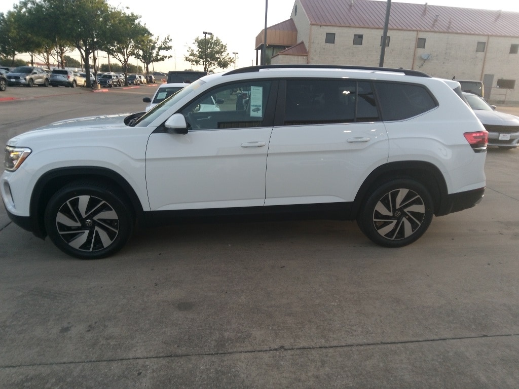 Thumbnail: 2024 Volkswagen Atlas - 3