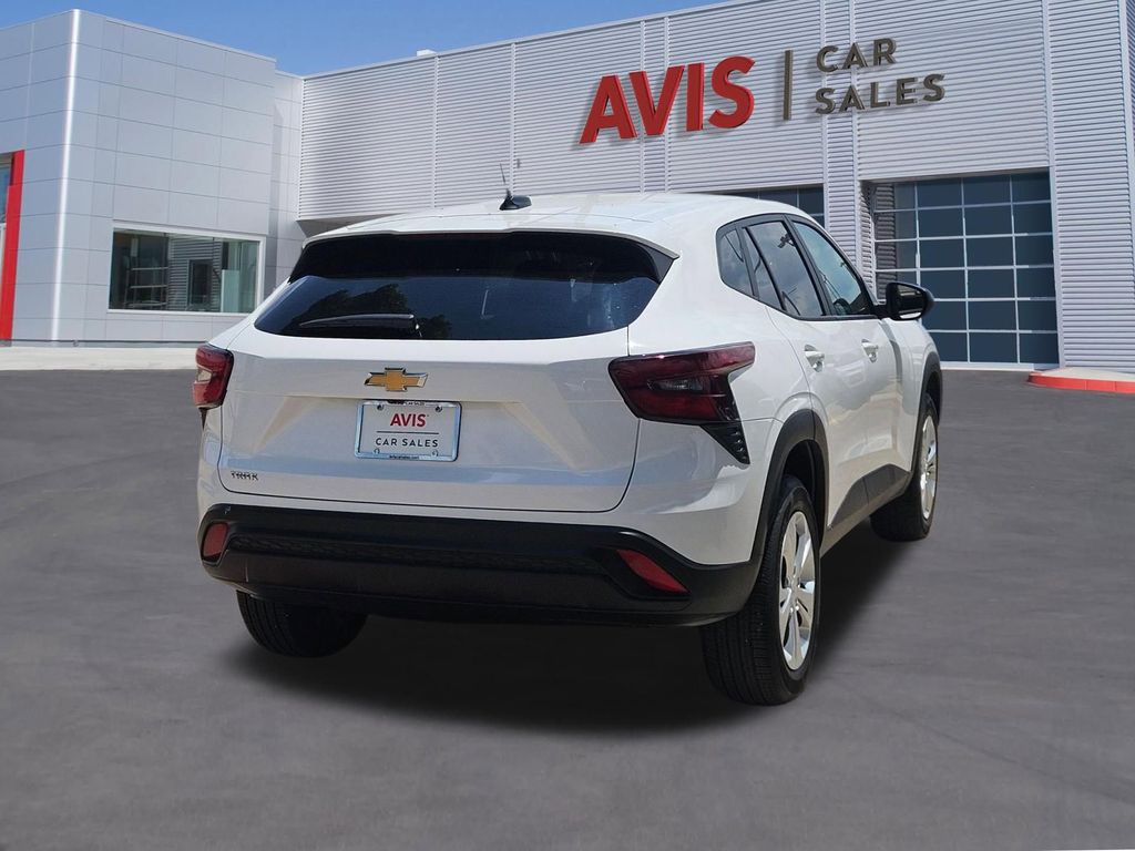 Thumbnail: 2025 Chevrolet Trax - 6