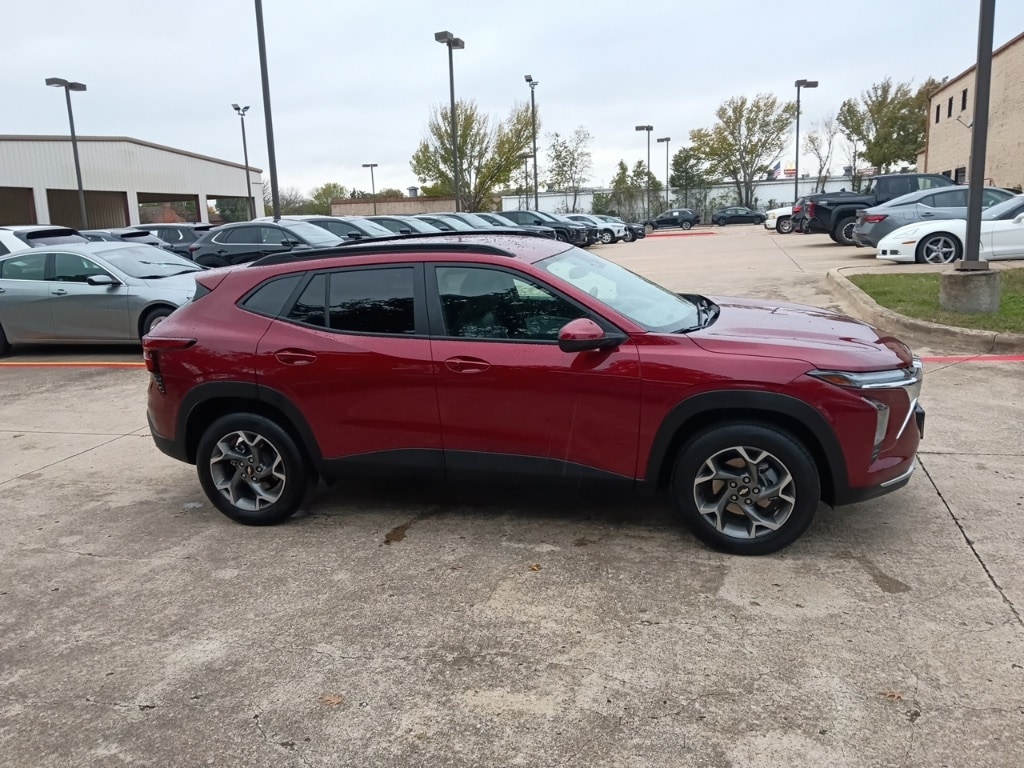 Thumbnail: 2025 Chevrolet Trax - 7