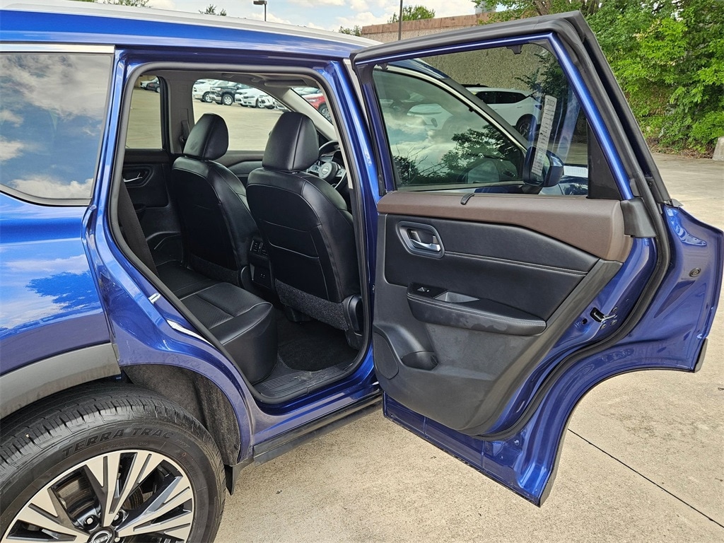 2023 Nissan Rogue SV 26